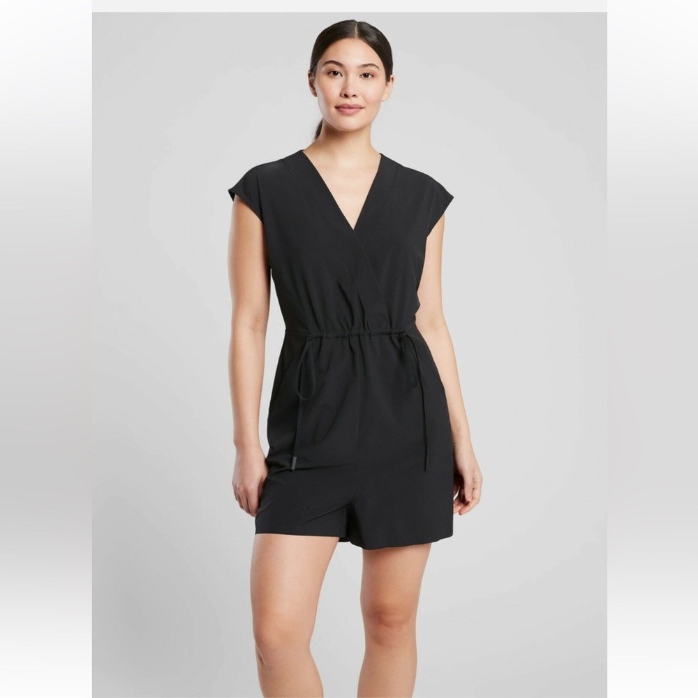 Athleta Marlow Romper in Black Size  L